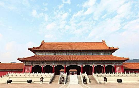 朱元璋早朝听到鸡鸣,写了一首诗被人嘲笑