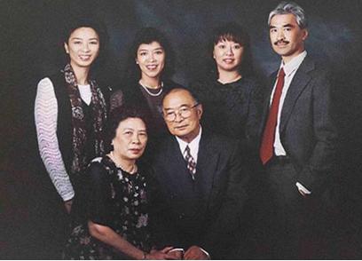 911事件中的英雄 美国华裔空姐邓月薇