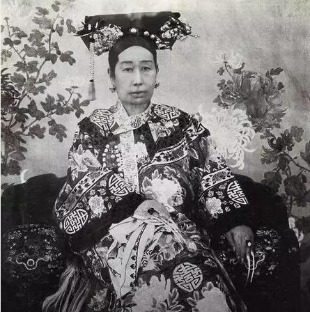 慈禧在后宫的生活是什么样的