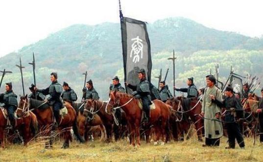 鲁文公时期：楚国贵族北上侵鲁，内忧外患