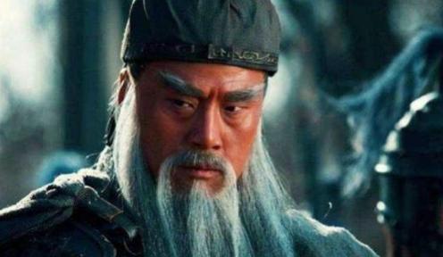 关羽看上一个离婚女人，却被曹操抢走了