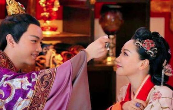 她曾母仪天下，后来突然被打入冷宫12年