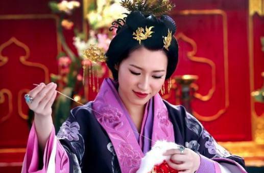 她曾母仪天下，后来突然被打入冷宫12年