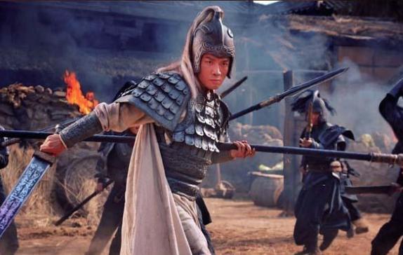 他想当个御前侍卫,却成了皇帝