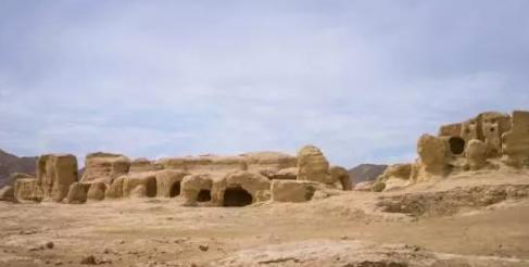 瑞典人到新疆寻宝，被5个土匪盯上，把测量仪器当大炮，差点气死