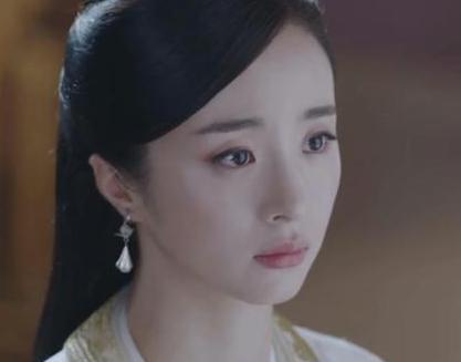 他是一个经历了三个不同朝代外戚的家族之一 他本来是美男子却因女儿出了名