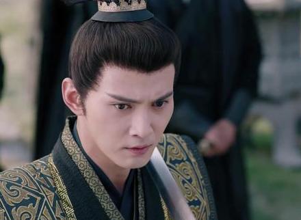 他是一个经历了三个不同朝代外戚的家族之一 他本来是美男子却因女儿出了名