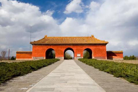 中国最厉害的祖坟,为了不破坏高铁因此绕道