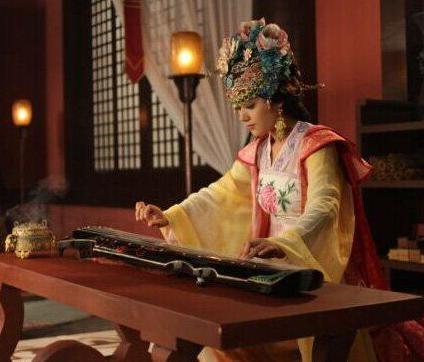 昭简文穆皇后喜欢和宋朝打仗，最后被辽国使臣毒杀