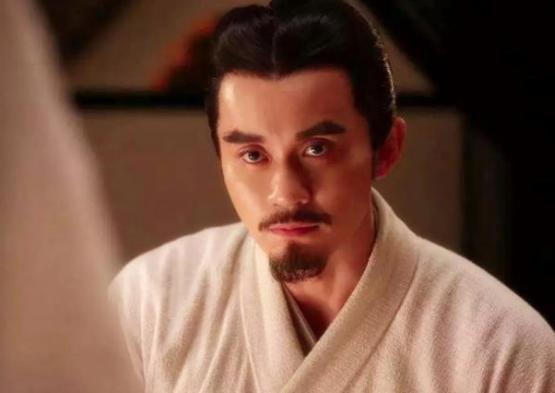 皇后跑来发牢骚，皇帝一听：立马将其赐死