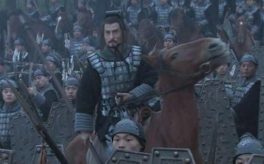 北伐义渠，南平巴蜀，东破合纵，南取商於！是谁如此功勋卓越