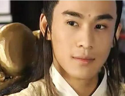 人品学识一流,历三朝四帝,辅导的太子无一转正,被戏称太子杀手