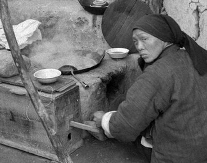 古代饥荒为何百姓宁愿吃土也不啃树皮呢 不是不想吃而是抢不到