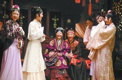 历史上的一品诰命夫人到底是什么样的 她们有俸禄和实权吗