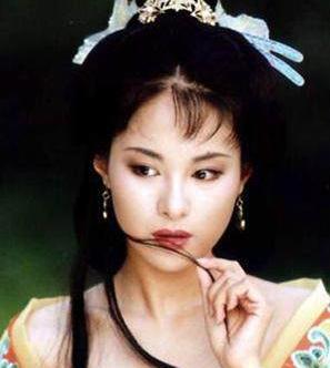 清朝时期的格格和公主有什么区别 谁的权力更大一些呢