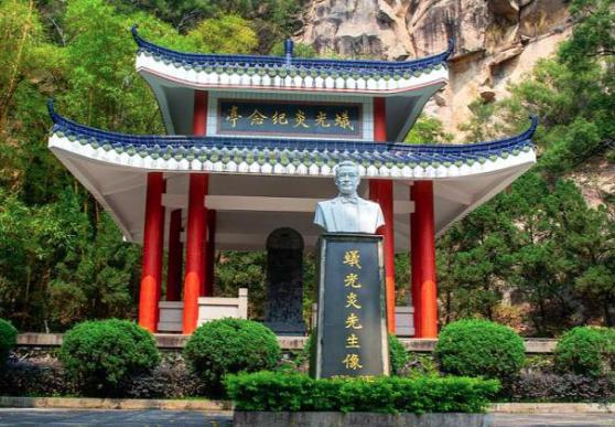 蚁光炎：从干苦力到亿万家产，抗日时期捐出5个亿