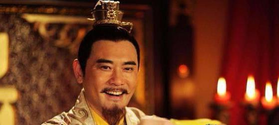 这位皇帝死的太窝囊,因酒后一句戏言,妃子竟用被子杀死一代君王?