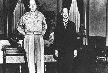 麦克阿瑟到底在日本做了什么 离开的时候竟然让日本人依依不舍呢