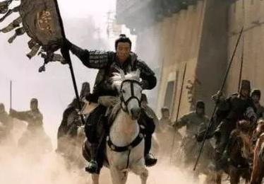 古代打仗时拿军旗的士兵有人保护吗