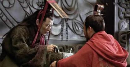 李郭之乱后刘协逃出长安，身边带了什么人物