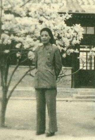 秦德君简介:长期从事革命活动