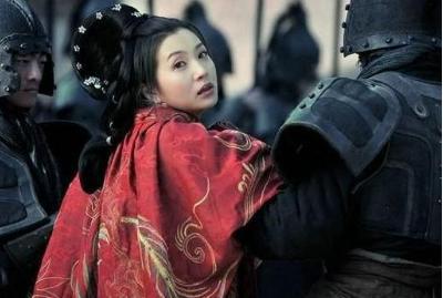 真正害死吕布的人不是刘备而是另有其人 这个人到底是是谁