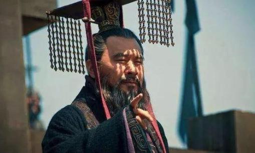 曹操挟天子令诸侯,为何反被汉献帝利用