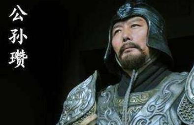 刘备早年为前主立下了许多的功劳 唯独没有帮助此人