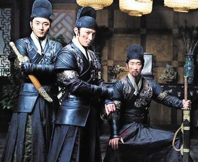 明代300年中争议最多的一个人,他和严嵩狼狈为奸,却又帮助徐阶杀严?