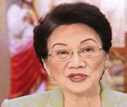 科拉松&middot;阿基诺：菲律宾历史上第一位女性总统