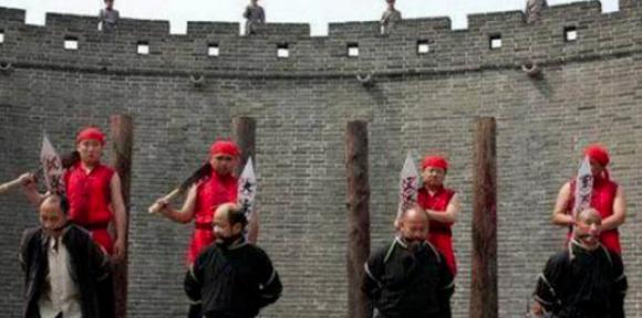 古代死囚的最后一顿饭,碗里会放块生肉的原因是