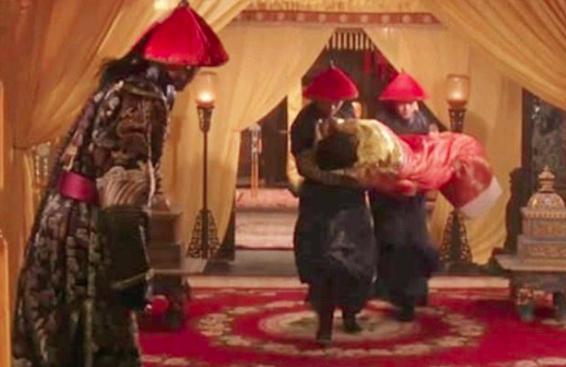 清朝时期,侍寝嫔妃为何要卷在被子里