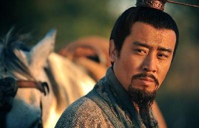 懂得示弱是生存下去的高级谋略！刘备的隐忍成长奋斗史！