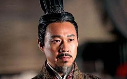 懂得示弱是生存下去的高级谋略！刘备的隐忍成长奋斗史！