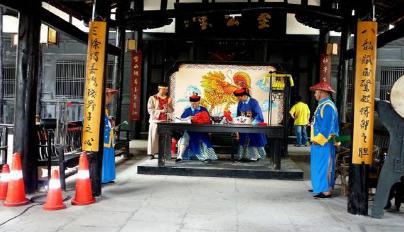 他只是明朝时期的一个小小的官员 却敢写奏折骂皇帝