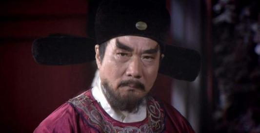 朱元璋杀尽功臣，却有两个例外！一个靠妹妹，还有一个靠什么