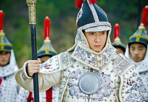 多尔衮在专擅朝政时,鳌拜是个什么级别的官职