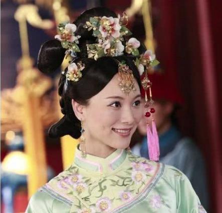 康熙帝的平妃：不到十岁就入宫，死后封号十分特别