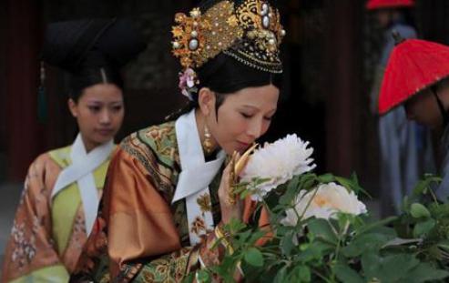 清朝妃子一个月能拿到多少银子