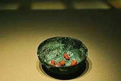 古墓中出土“仙丹”,化验结果让人吃惊