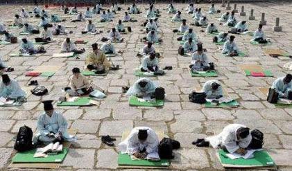 古代科举考试为了防止作弊 进入考场之前竟然要脱光衣服洗澡