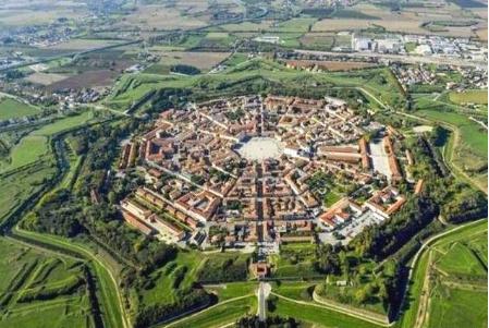 历史上的八阵图是什么样的 真的有演艺中的那么神奇吗