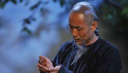 于成龙这个人真实存在吗 还是说他只是一个电视人物