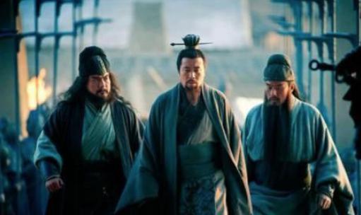 刘备厚赐群臣，却唯独冷落赵云