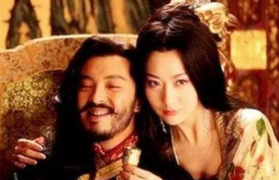 丑女被皇帝纳入后宫，准备临幸时，却写诗激走皇帝