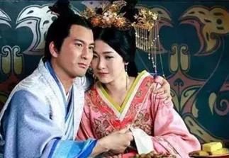 丑女被皇帝纳入后宫，准备临幸时，却写诗激走皇帝