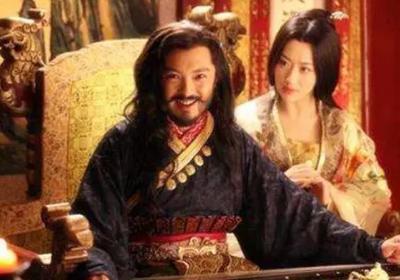 丑女被皇帝纳入后宫，准备临幸时，却写诗激走皇帝