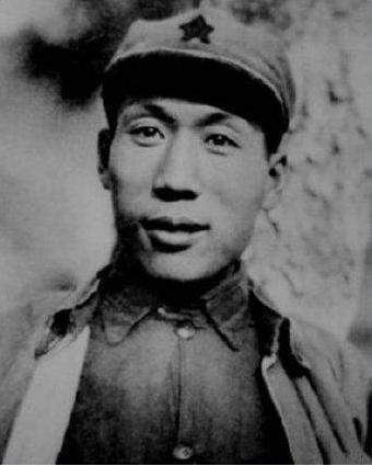 伍修权做出的贡献有哪些 早年的他都经历了哪些事情