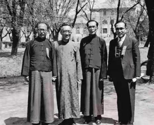 胡适出任中国驻美大使时经常迷路，他夫人想了一个妙招