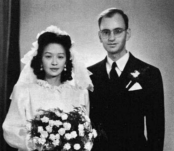 民国才女张充和：不在乎饮食，但毛笔一定要最好的